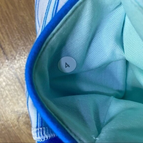 Lululemon Wunder Under Crop Candy White Stripe Size 4 - Picture 9 of 9